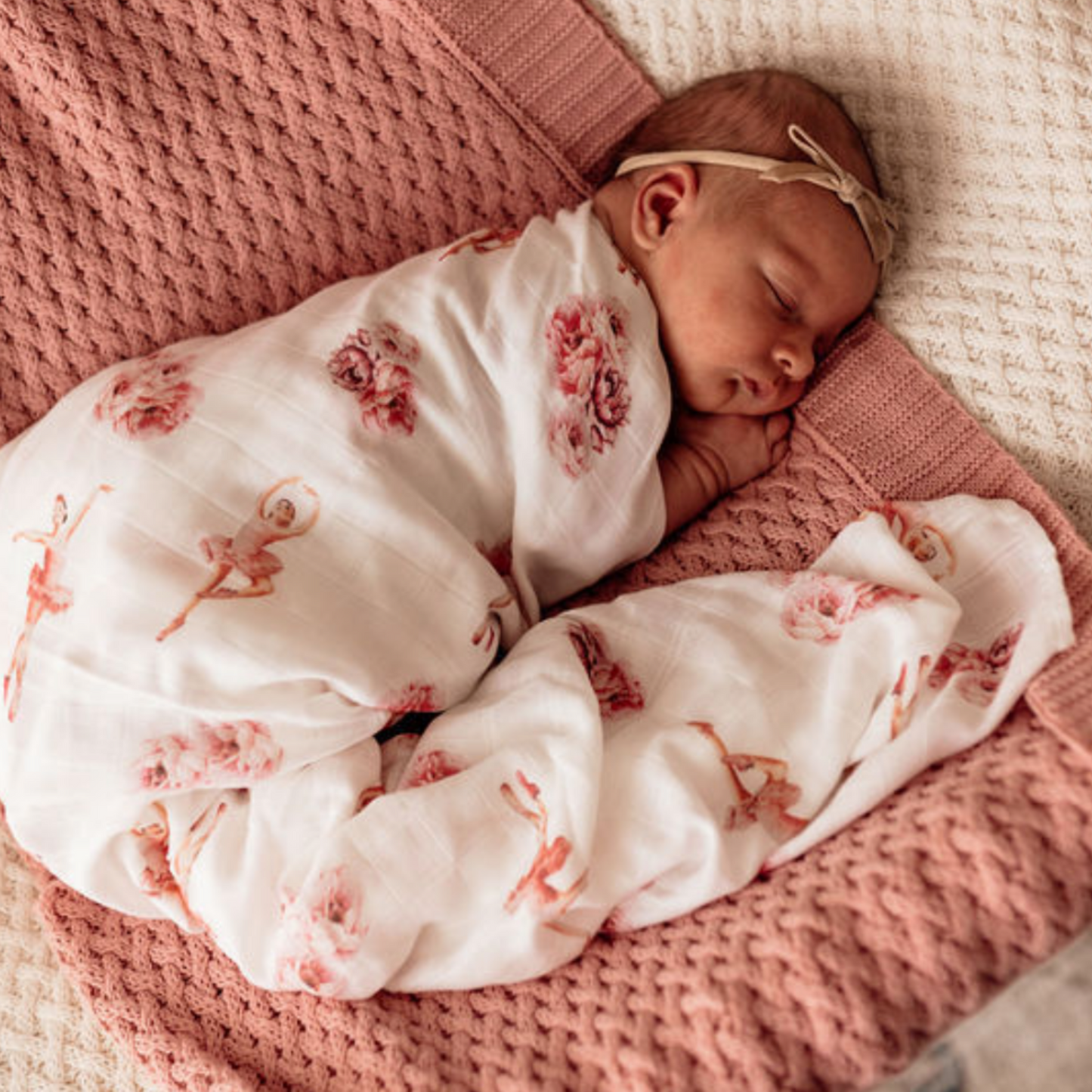 SNUGGLE HUNNY - Organic Muslin Wrap | Ballerina