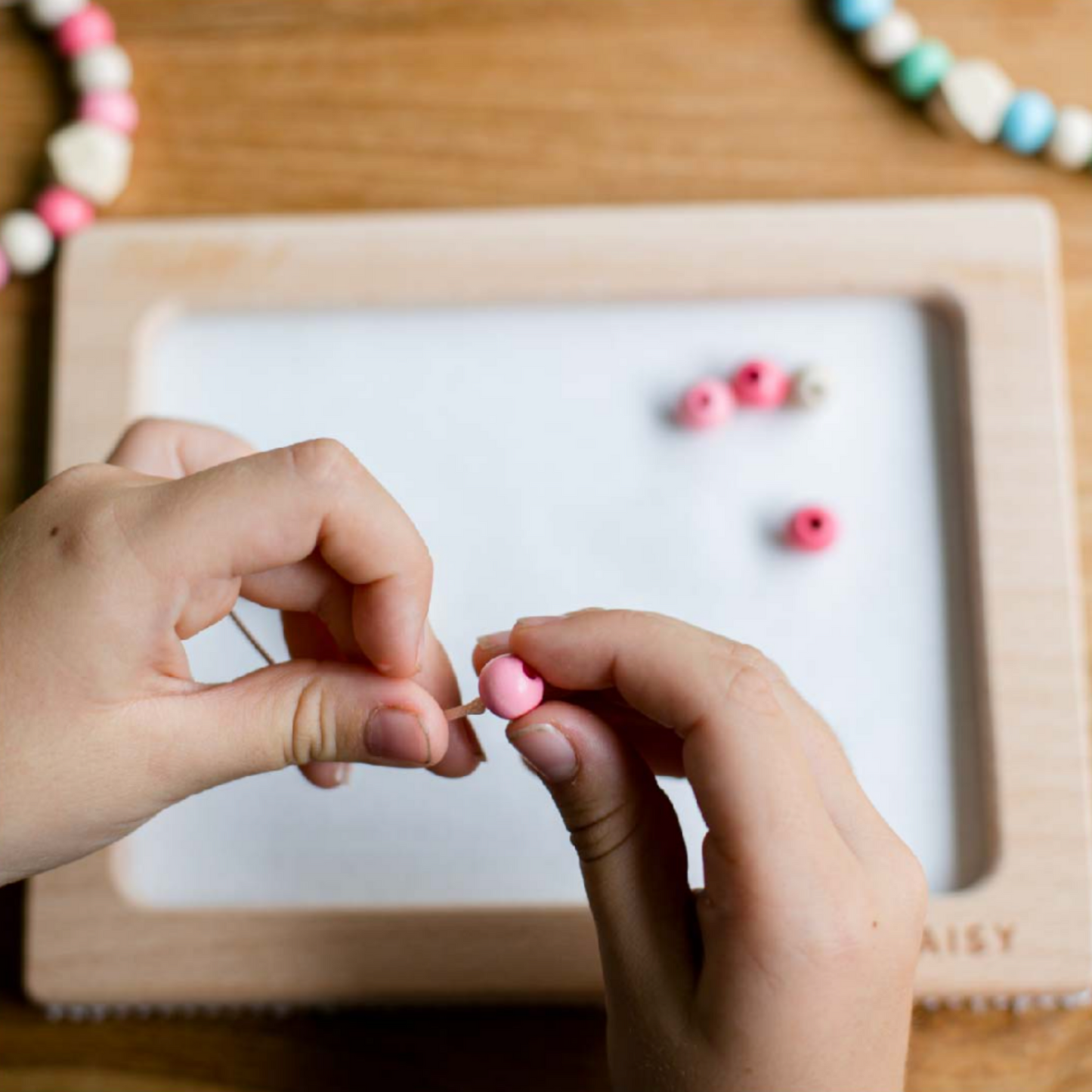 POPPY & DAISY - Let's Create Friendship Necklace Kit