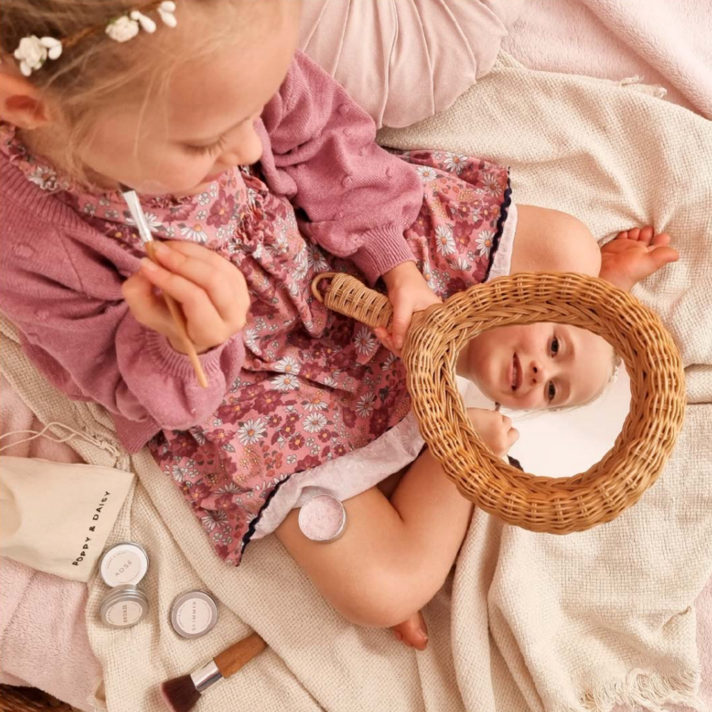 POPPY & DAISY - Let's Create Mineral Makeup Kit